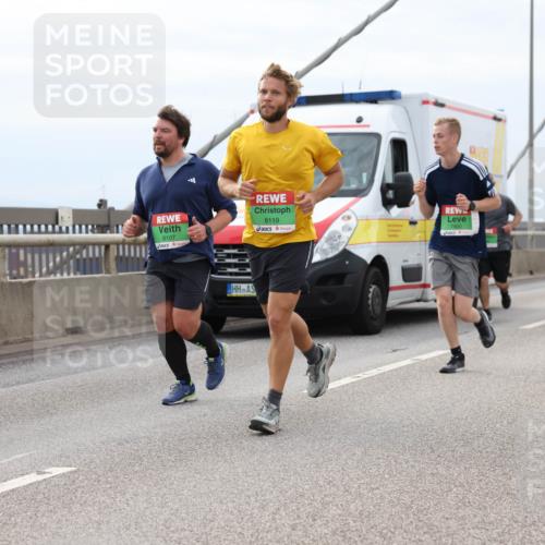 03.10.2025 - Köhlbrandbrückenlauf Lena Gebhardt http://msf.ph/oto/9203746 03.10.2025 15:54:09 Position 2 8107, 8119 meine-sportfotos.de