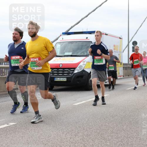 03.10.2025 - Köhlbrandbrückenlauf Lena Gebhardt http://msf.ph/oto/9203749 03.10.2025 15:54:09 Position 2 8107, 8119, 42, 85, 7960, 4249 meine-sportfotos.de