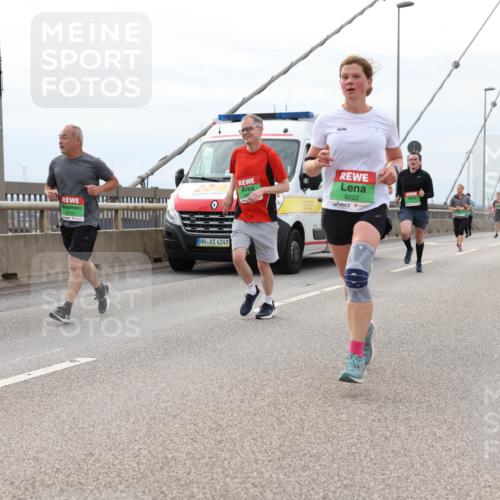 03.10.2025 - Köhlbrandbrückenlauf Lena Gebhardt http://msf.ph/oto/9203762 03.10.2025 15:54:12 Position 2 8742, 4249, 9222 meine-sportfotos.de