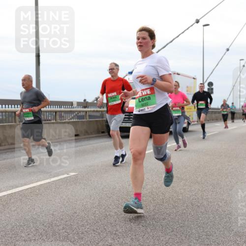 03.10.2025 - Köhlbrandbrückenlauf Lena Gebhardt http://msf.ph/oto/9203766 03.10.2025 15:54:12 Position 2 424, 9222 meine-sportfotos.de