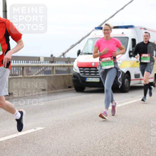 03.10.2025 - Köhlbrandbrückenlauf Lena Gebhardt http://msf.ph/oto/9203771 03.10.2025 15:54:13 Position 2 8460 meine-sportfotos.de