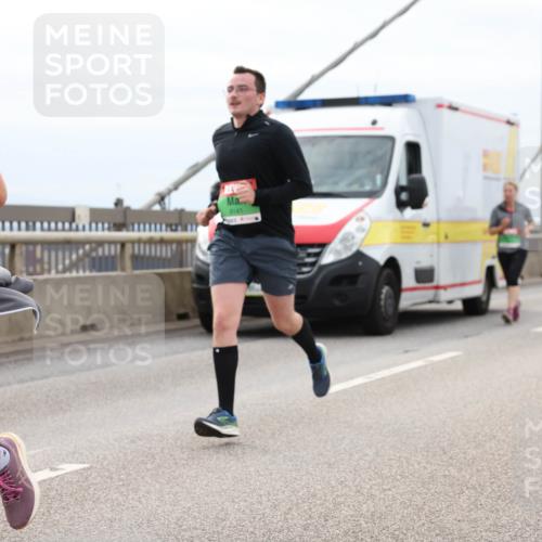 03.10.2025 - Köhlbrandbrückenlauf Lena Gebhardt http://msf.ph/oto/9203778 03.10.2025 15:54:14 Position 2 8810, 8141 meine-sportfotos.de