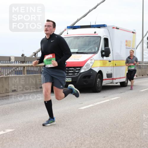 03.10.2025 - Köhlbrandbrückenlauf Lena Gebhardt http://msf.ph/oto/9203780 03.10.2025 15:54:14 Position 2 8141, 42, 85, 1, 4249 meine-sportfotos.de