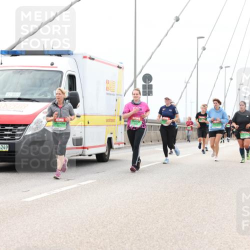 03.10.2025 - Köhlbrandbrückenlauf Lena Gebhardt http://msf.ph/oto/9203783 03.10.2025 15:54:15 Position 2 42, 85, 1, 4, 3, 4249 meine-sportfotos.de