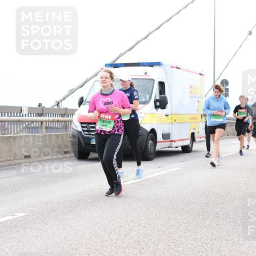 03.10.2025 - Köhlbrandbrückenlauf Lena Gebhardt http://msf.ph/oto/9203788 03.10.2025 15:54:18 Position 2 7649, 7785 meine-sportfotos.de