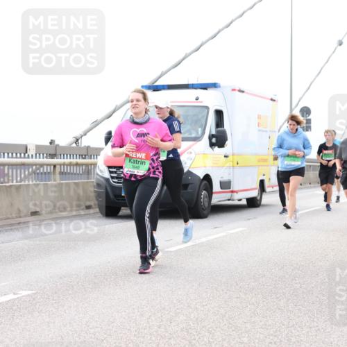 03.10.2025 - Köhlbrandbrückenlauf Lena Gebhardt http://msf.ph/oto/9203789 03.10.2025 15:54:18 Position 2 7649, 7785 meine-sportfotos.de