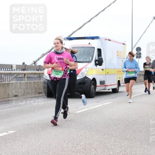 03.10.2025 - Köhlbrandbrückenlauf Lena Gebhardt http://msf.ph/oto/9203791 03.10.2025 15:54:18 Position 2 7649 meine-sportfotos.de