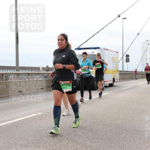 03.10.2025 - Köhlbrandbrückenlauf Lena Gebhardt http://msf.ph/oto/9203799 03.10.2025 15:54:21 Position 2 7785, 8161 meine-sportfotos.de