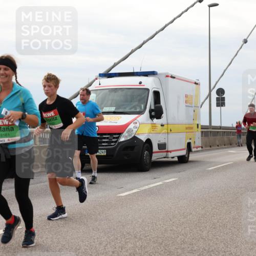 03.10.2025 - Köhlbrandbrückenlauf Lena Gebhardt http://msf.ph/oto/9203803 03.10.2025 15:54:22 Position 2 8161, 42, 85, 1, 4249 meine-sportfotos.de