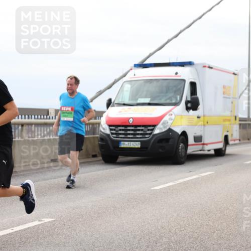 03.10.2025 - Köhlbrandbrückenlauf Lena Gebhardt http://msf.ph/oto/9203806 03.10.2025 15:54:23 Position 2 8162, 4249 meine-sportfotos.de