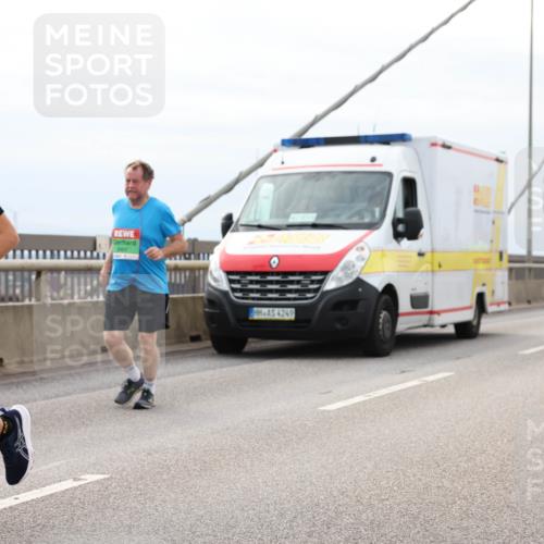 03.10.2025 - Köhlbrandbrückenlauf Lena Gebhardt http://msf.ph/oto/9203807 03.10.2025 15:54:23 Position 2 8162, 4249 meine-sportfotos.de