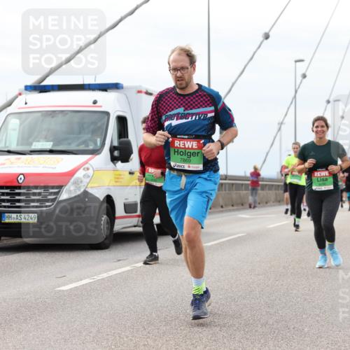 03.10.2025 - Köhlbrandbrückenlauf Lena Gebhardt http://msf.ph/oto/9203813 03.10.2025 15:54:25 Position 2 42, 85, 4249, 7869 meine-sportfotos.de