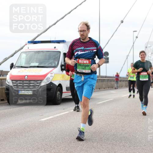 03.10.2025 - Köhlbrandbrückenlauf Lena Gebhardt http://msf.ph/oto/9203816 03.10.2025 15:54:25 Position 2 4249, 7869 meine-sportfotos.de