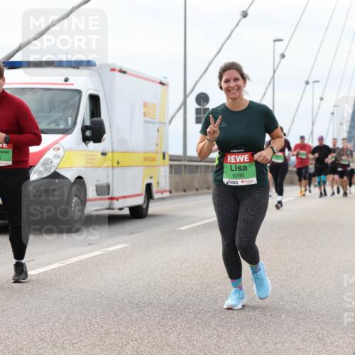 03.10.2025 - Köhlbrandbrückenlauf Lena Gebhardt http://msf.ph/oto/9203821 03.10.2025 15:54:26 Position 2 8290, 9288 meine-sportfotos.de