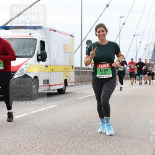 03.10.2025 - Köhlbrandbrückenlauf Lena Gebhardt http://msf.ph/oto/9203822 03.10.2025 15:54:26 Position 2 8290, 9288 meine-sportfotos.de