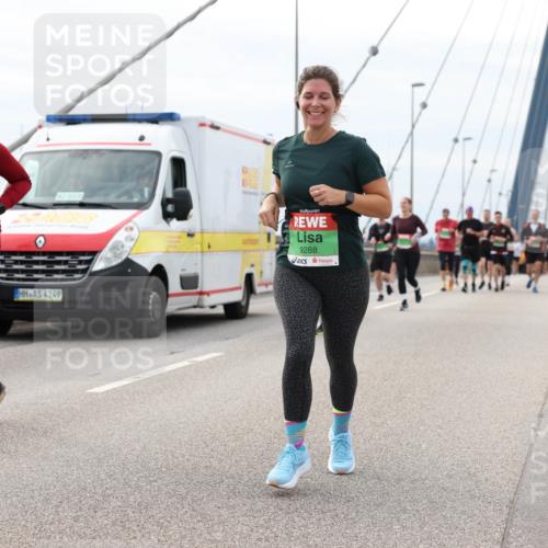 03.10.2025 - Köhlbrandbrückenlauf Lena Gebhardt http://msf.ph/oto/9203824 03.10.2025 15:54:27 Position 2 8290, 4249, 9288 meine-sportfotos.de