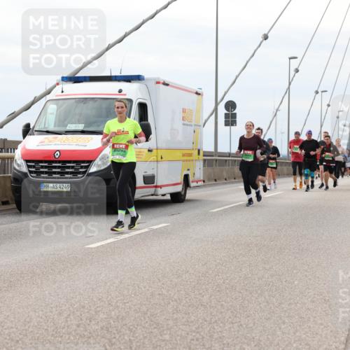 03.10.2025 - Köhlbrandbrückenlauf Lena Gebhardt http://msf.ph/oto/9203826 03.10.2025 15:54:28 Position 2 42, 85, 4, 4249 meine-sportfotos.de