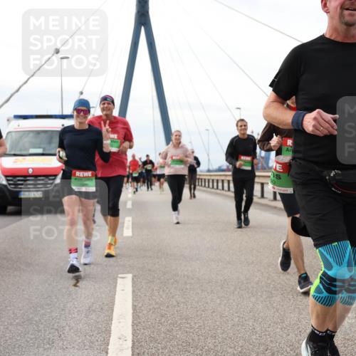 03.10.2025 - Köhlbrandbrückenlauf Lena Gebhardt http://msf.ph/oto/9203834 03.10.2025 15:54:37 Position 2 80 meine-sportfotos.de