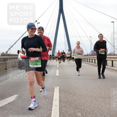 03.10.2025 - Köhlbrandbrückenlauf Lena Gebhardt http://msf.ph/oto/9203838 03.10.2025 15:54:37 Position 2 9573, 7928 meine-sportfotos.de