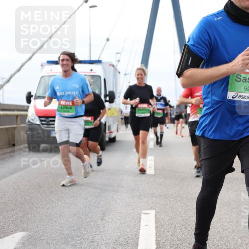 03.10.2025 - Köhlbrandbrückenlauf Lena Gebhardt http://msf.ph/oto/9203886 03.10.2025 15:54:49 Position 2 9245 meine-sportfotos.de