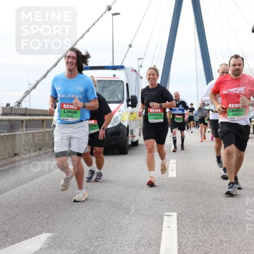 03.10.2025 - Köhlbrandbrückenlauf Lena Gebhardt http://msf.ph/oto/9203887 03.10.2025 15:54:49 Position 2 9428, 7891, 8263 meine-sportfotos.de