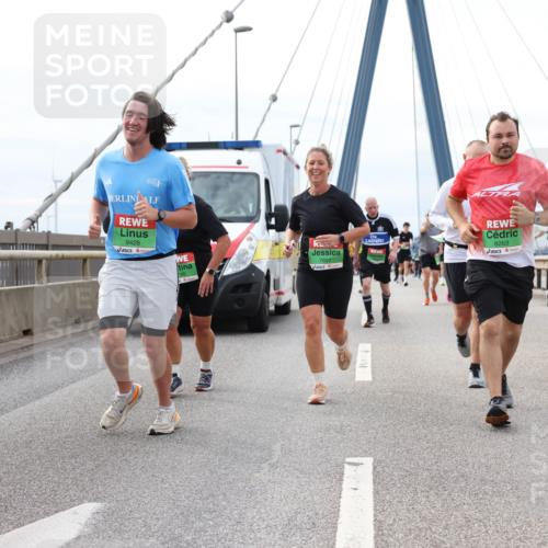03.10.2025 - Köhlbrandbrückenlauf Lena Gebhardt http://msf.ph/oto/9203888 03.10.2025 15:54:49 Position 2 8263, 9428, 7891 meine-sportfotos.de
