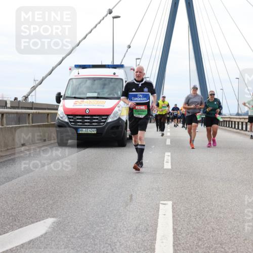 03.10.2025 - Köhlbrandbrückenlauf Lena Gebhardt http://msf.ph/oto/9203902 03.10.2025 15:54:52 Position 2 42, 85, 1, 4249 meine-sportfotos.de