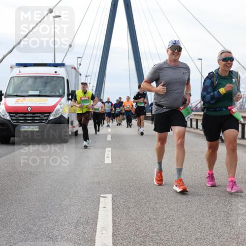 03.10.2025 - Köhlbrandbrückenlauf Lena Gebhardt http://msf.ph/oto/9203918 03.10.2025 15:54:55 Position 2 42, 85, 4, 4249 meine-sportfotos.de