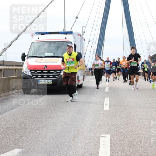 03.10.2025 - Köhlbrandbrückenlauf Lena Gebhardt http://msf.ph/oto/9203920 03.10.2025 15:54:55 Position 2 9, 42, 85, 1, 4249 meine-sportfotos.de