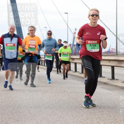03.10.2025 - Köhlbrandbrückenlauf Lena Gebhardt http://msf.ph/oto/9203938 03.10.2025 15:55:00 Position 2 9749, 7589, 11, 9208 meine-sportfotos.de