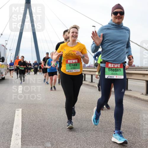 03.10.2025 - Köhlbrandbrückenlauf Lena Gebhardt http://msf.ph/oto/9203956 03.10.2025 15:55:04 Position 2 8790, 8306 meine-sportfotos.de