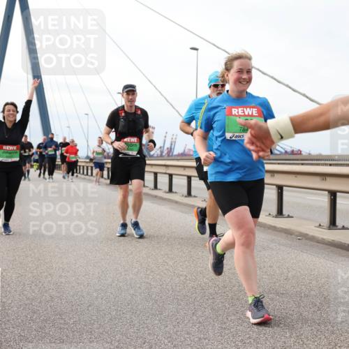 03.10.2025 - Köhlbrandbrückenlauf Lena Gebhardt http://msf.ph/oto/9203965 03.10.2025 15:55:06 Position 2 784 meine-sportfotos.de