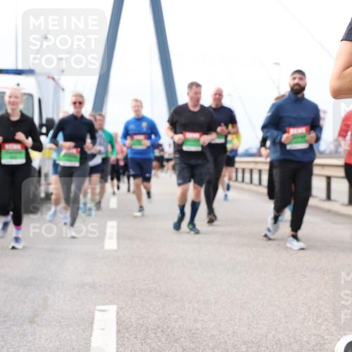 03.10.2025 - Köhlbrandbrückenlauf Lena Gebhardt http://msf.ph/oto/9203993 03.10.2025 15:55:11 Position 2  meine-sportfotos.de