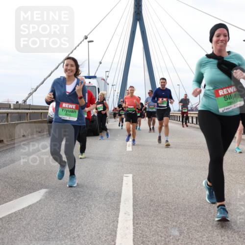 03.10.2025 - Köhlbrandbrückenlauf Lena Gebhardt http://msf.ph/oto/9204041 03.10.2025 15:55:21 Position 2 8458, 9510, 7544 meine-sportfotos.de