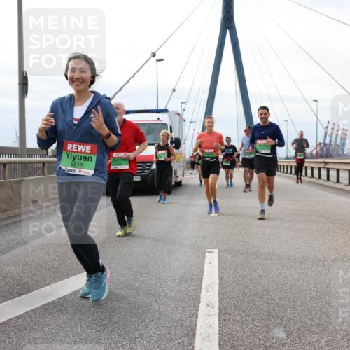 03.10.2025 - Köhlbrandbrückenlauf Lena Gebhardt http://msf.ph/oto/9204043 03.10.2025 15:55:22 Position 2 8458, 9510, 249, 21 meine-sportfotos.de