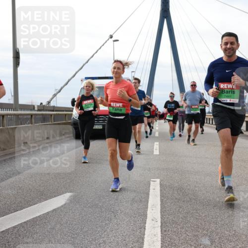 03.10.2025 - Köhlbrandbrückenlauf Lena Gebhardt http://msf.ph/oto/9204051 03.10.2025 15:55:23 Position 2 8289, 213, 4249, 7441 meine-sportfotos.de