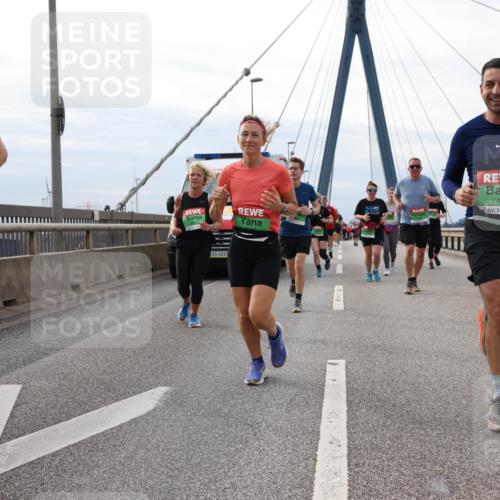 03.10.2025 - Köhlbrandbrückenlauf Lena Gebhardt http://msf.ph/oto/9204053 03.10.2025 15:55:23 Position 2 89, 213, 4249, 7441 meine-sportfotos.de