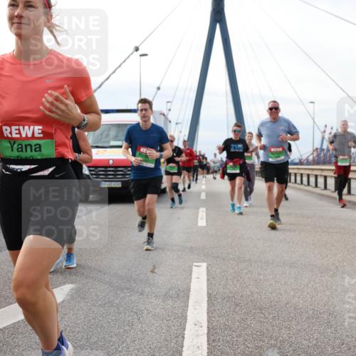03.10.2025 - Köhlbrandbrückenlauf Lena Gebhardt http://msf.ph/oto/9204058 03.10.2025 15:55:24 Position 2 4249, 21 meine-sportfotos.de