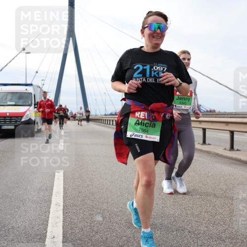 03.10.2025 - Köhlbrandbrückenlauf Lena Gebhardt http://msf.ph/oto/9204072 03.10.2025 15:55:27 Position 2 21, 11, 097, 7664, 8345, 9297 meine-sportfotos.de