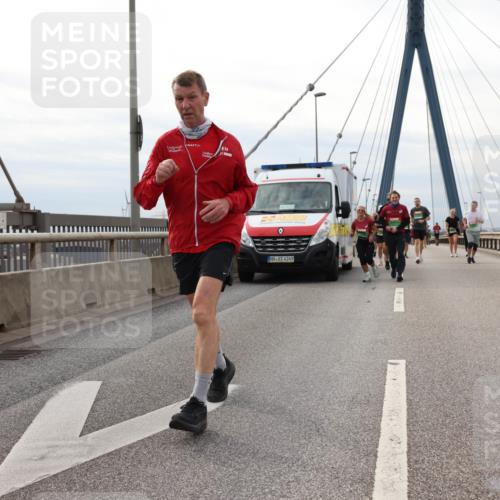 03.10.2025 - Köhlbrandbrückenlauf Lena Gebhardt http://msf.ph/oto/9204084 03.10.2025 15:55:29 Position 2 4249 meine-sportfotos.de