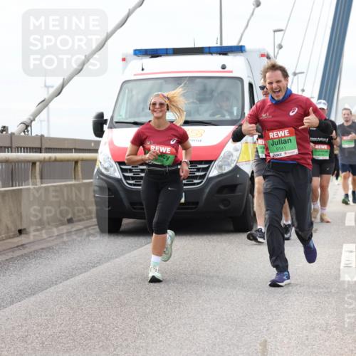 03.10.2025 - Köhlbrandbrückenlauf Lena Gebhardt http://msf.ph/oto/9204090 03.10.2025 15:55:31 Position 2 9, 9556, 9141 meine-sportfotos.de