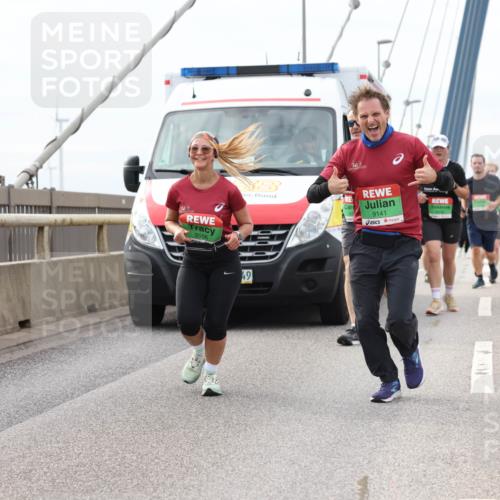 03.10.2025 - Köhlbrandbrückenlauf Lena Gebhardt http://msf.ph/oto/9204092 03.10.2025 15:55:31 Position 2 9, 9556, 9141, 49 meine-sportfotos.de
