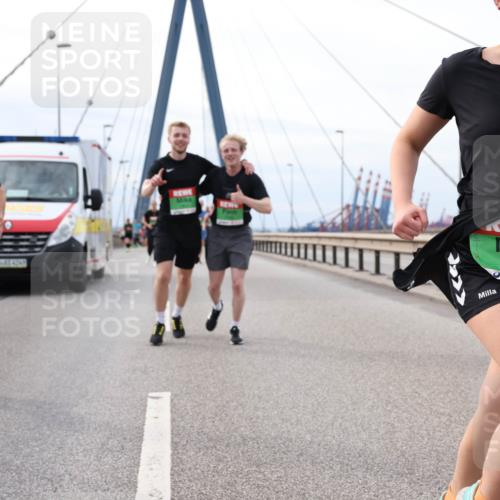 03.10.2025 - Köhlbrandbrückenlauf Lena Gebhardt http://msf.ph/oto/9204125 03.10.2025 15:55:37 Position 2 7770, 7876 meine-sportfotos.de