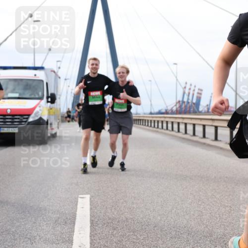 03.10.2025 - Köhlbrandbrückenlauf Lena Gebhardt http://msf.ph/oto/9204126 03.10.2025 15:55:37 Position 2 7770, 7876 meine-sportfotos.de