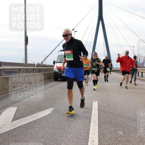 03.10.2025 - Köhlbrandbrückenlauf Lena Gebhardt http://msf.ph/oto/9204184 03.10.2025 15:55:50 Position 2 8830 meine-sportfotos.de