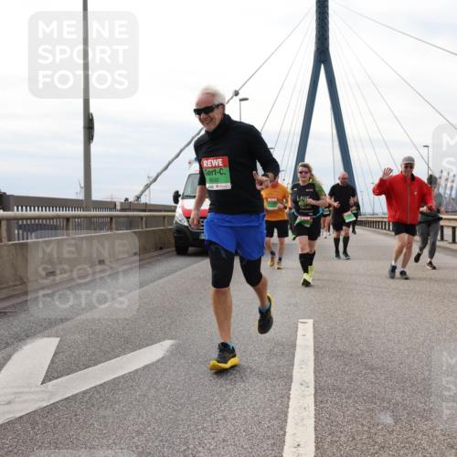 03.10.2025 - Köhlbrandbrückenlauf Lena Gebhardt http://msf.ph/oto/9204185 03.10.2025 15:55:50 Position 2 8830 meine-sportfotos.de
