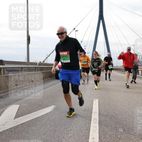 03.10.2025 - Köhlbrandbrückenlauf Lena Gebhardt http://msf.ph/oto/9204187 03.10.2025 15:55:50 Position 2 8830 meine-sportfotos.de
