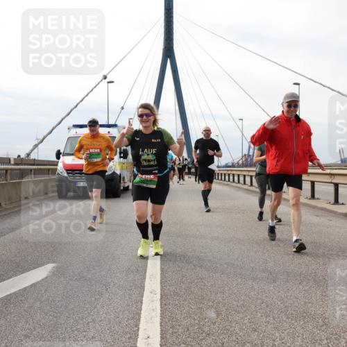 03.10.2025 - Köhlbrandbrückenlauf Lena Gebhardt http://msf.ph/oto/9204193 03.10.2025 15:55:51 Position 2  meine-sportfotos.de