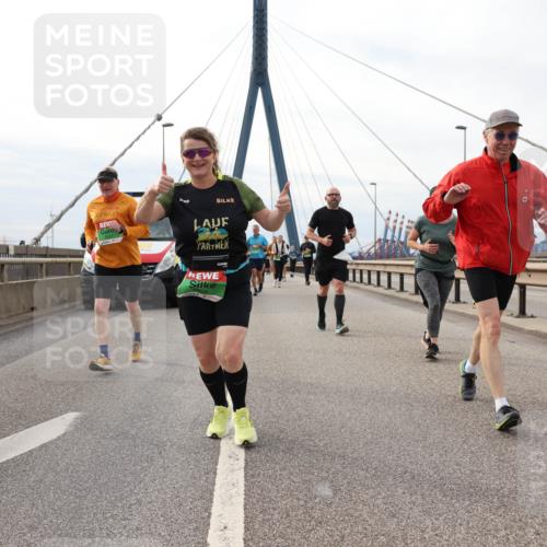 03.10.2025 - Köhlbrandbrückenlauf Lena Gebhardt http://msf.ph/oto/9204197 03.10.2025 15:55:52 Position 2  meine-sportfotos.de