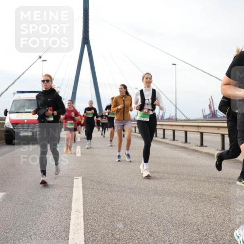 03.10.2025 - Köhlbrandbrückenlauf Lena Gebhardt http://msf.ph/oto/9204224 03.10.2025 15:55:58 Position 2 8050 meine-sportfotos.de